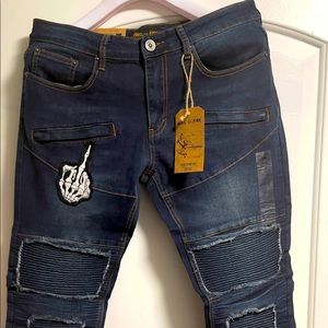 Jeans pants design by hand (brand new)
Sewing patches 🔥